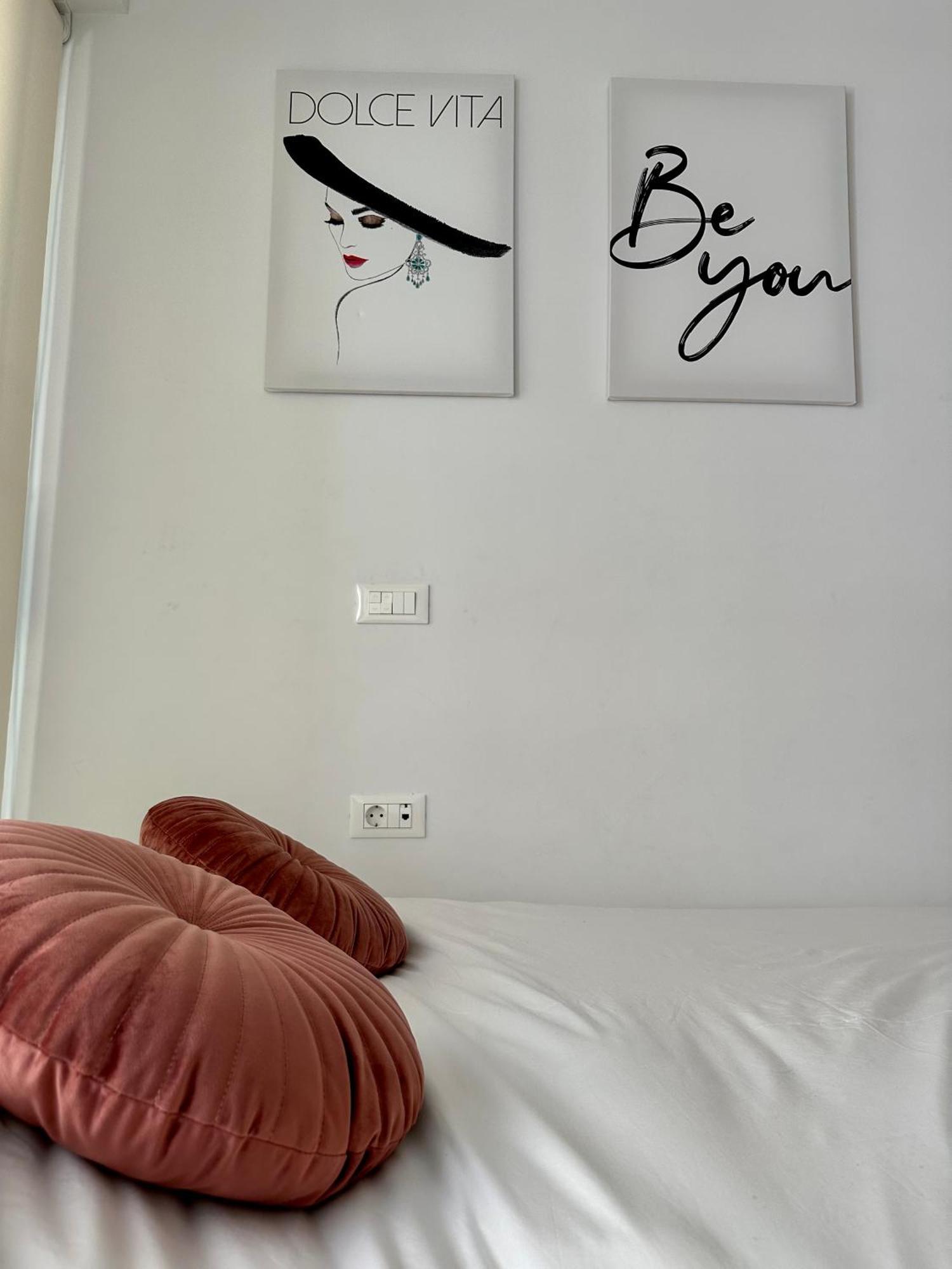 Serena At Athens Riviera Apartment Vári Екстериор снимка