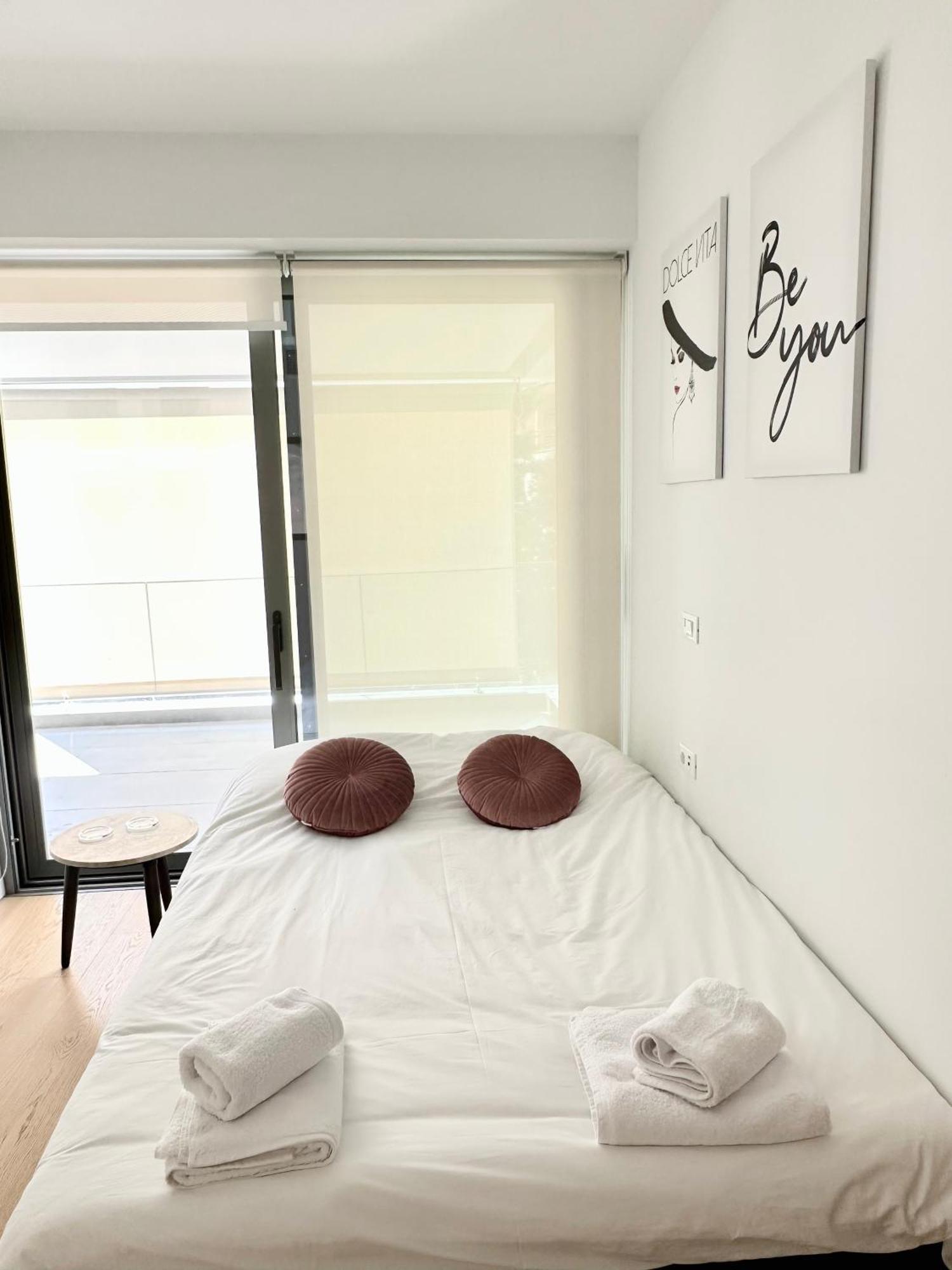 Serena At Athens Riviera Apartment Vári Екстериор снимка